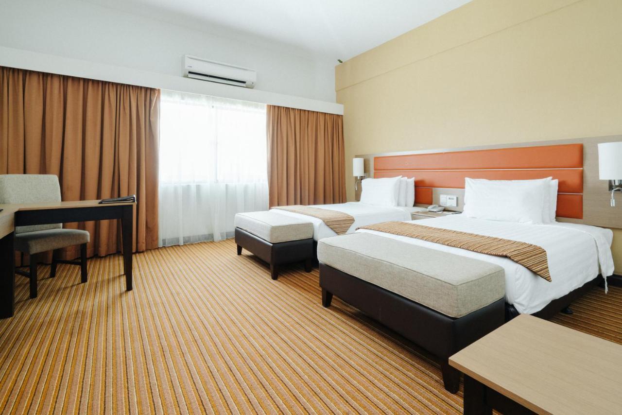 Raia Hotel & Convention Centre Terengganu Kuala Terengganu Buitenkant foto