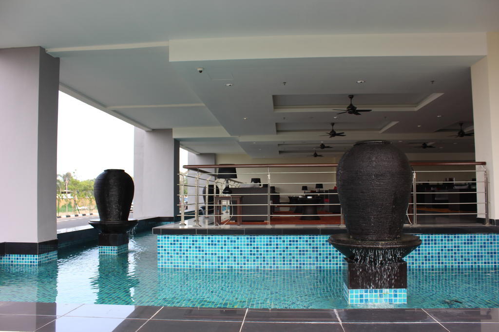 Raia Hotel & Convention Centre Terengganu Kuala Terengganu Buitenkant foto