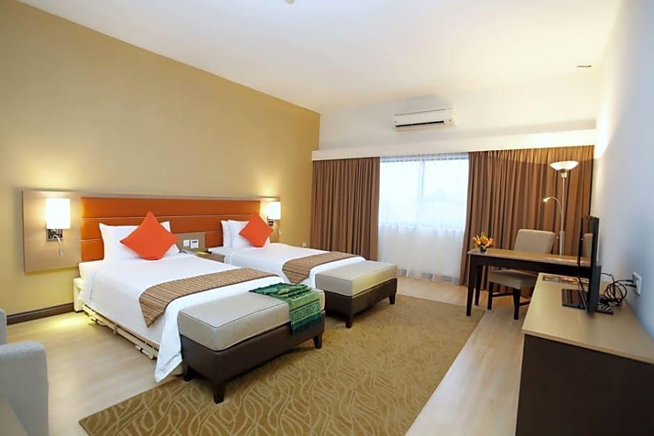 Raia Hotel & Convention Centre Terengganu Kuala Terengganu Buitenkant foto