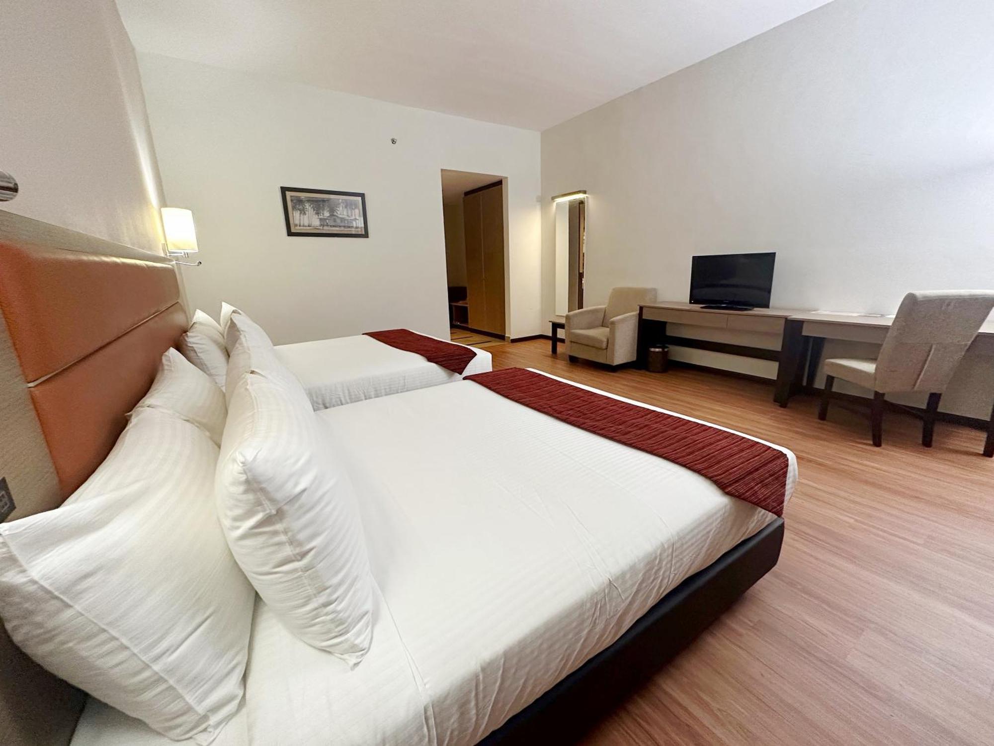 Raia Hotel & Convention Centre Terengganu Kuala Terengganu Buitenkant foto