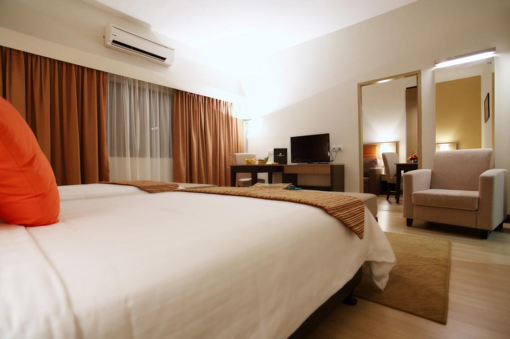 Raia Hotel & Convention Centre Terengganu Kuala Terengganu Buitenkant foto