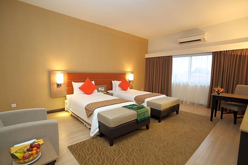 Raia Hotel & Convention Centre Terengganu Kuala Terengganu Buitenkant foto